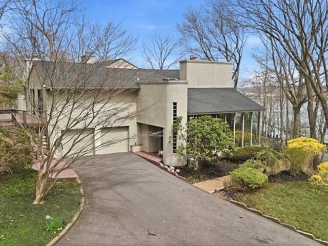 House for sale in Centerport, Town of Huntington