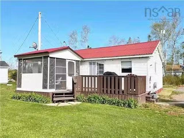 House for sale in Tidnish Bridge, Nova Scotia