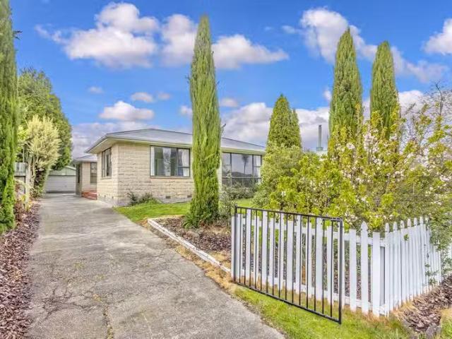 House for rent in Chaslands, Canterbury