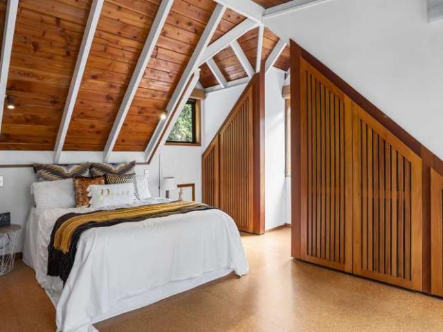 House for sale in Oratia