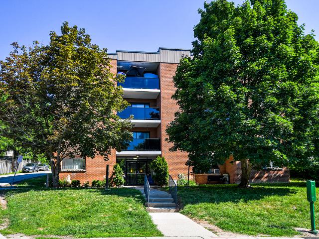 Apartment for rent in Dundas