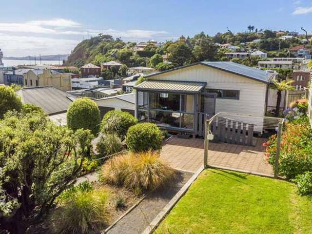 House for sale in Otakou