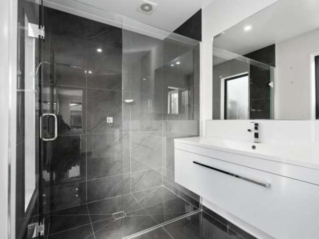 Property for sale in Chaslands, Canterbury