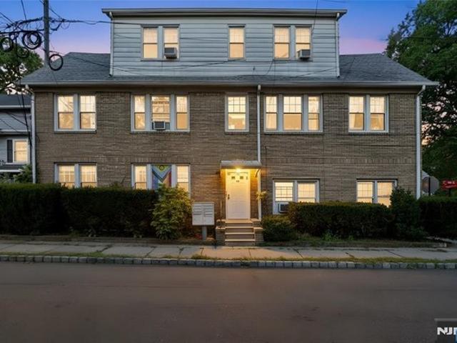 Condo for sale in Bloomfield, New Jersey