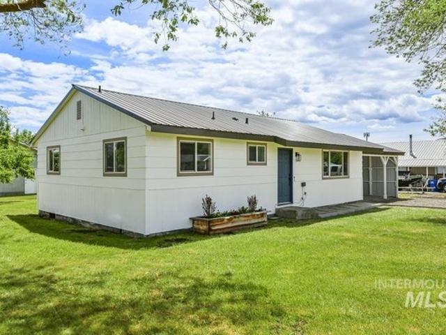 House for sale in Cambridge, Idaho