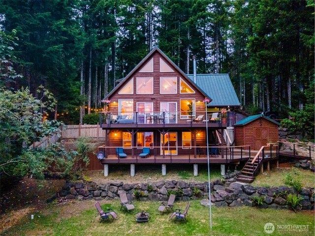 House for sale in Hoodsport, Washington