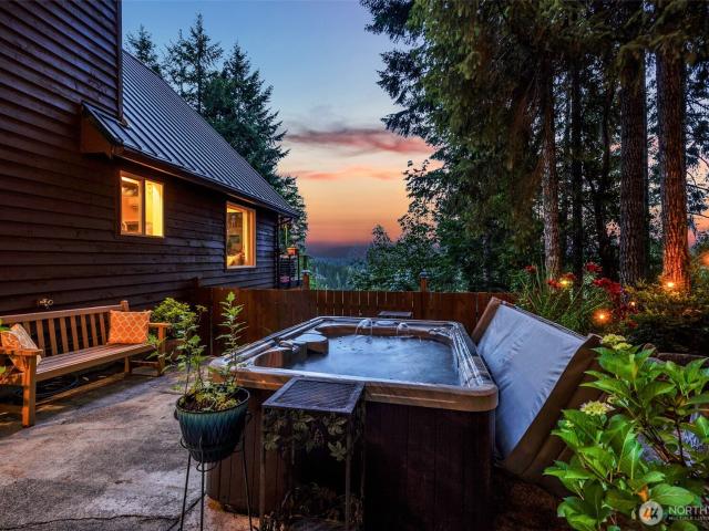 House for sale in Hoodsport, Washington