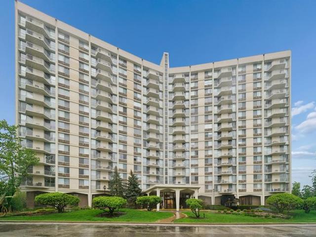 Condo for sale in Oak Brook, Illinois