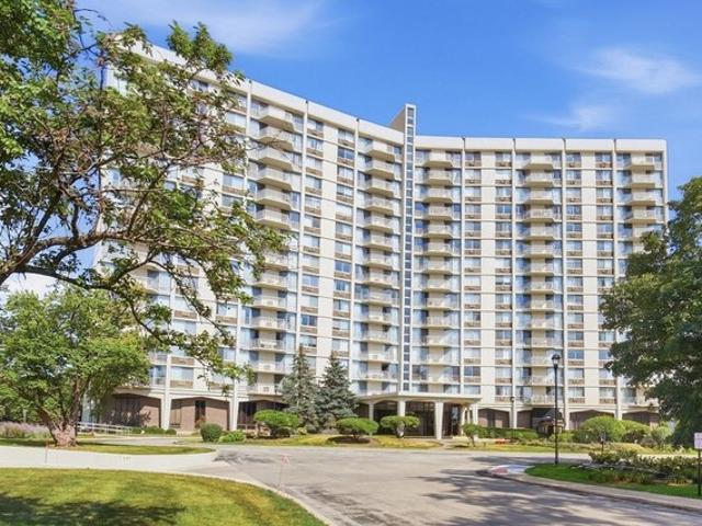 Condo for sale in Oak Brook, Illinois