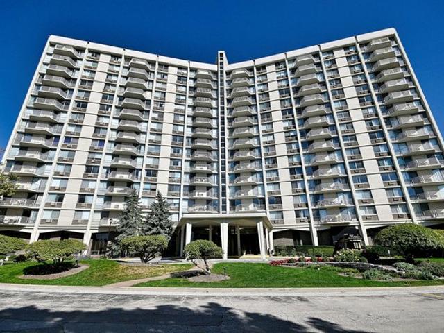 Condo for sale in Oak Brook, DuPage County