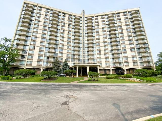 Condo for sale in Oak Brook, Illinois
