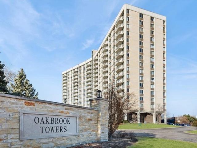 Condo for sale in Oak Brook, Illinois