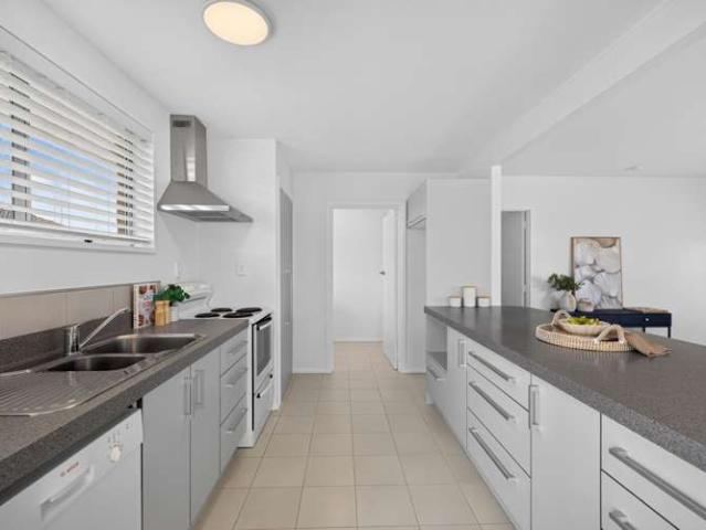 House for sale in Chaslands, Canterbury