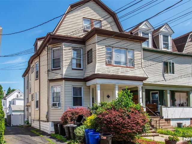 Duplex for rent in Bloomfield, New Jersey
