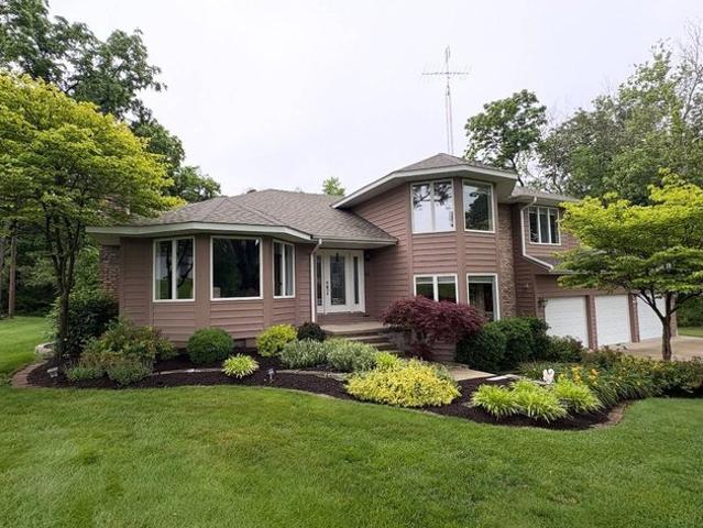 House for sale in Fairfield, Illinois