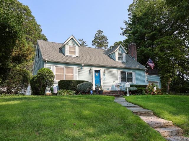 House for sale in Glen Head, Nassau County