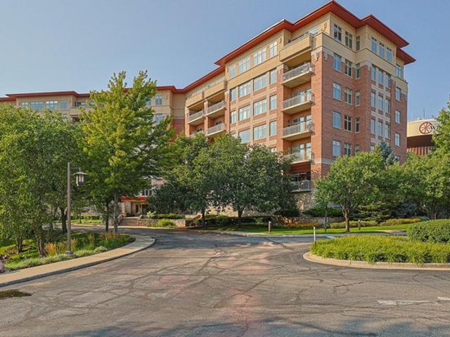 Condo for sale in Wheeling, Illinois