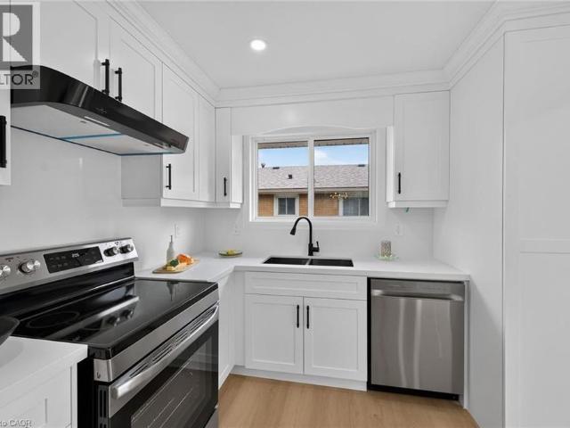 Apartment for rent in Greeningdon, Hamilton