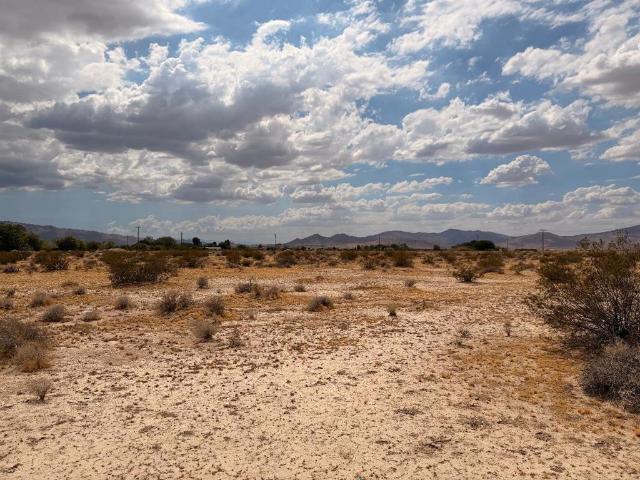 Land for sale in Lucerne Valley, California