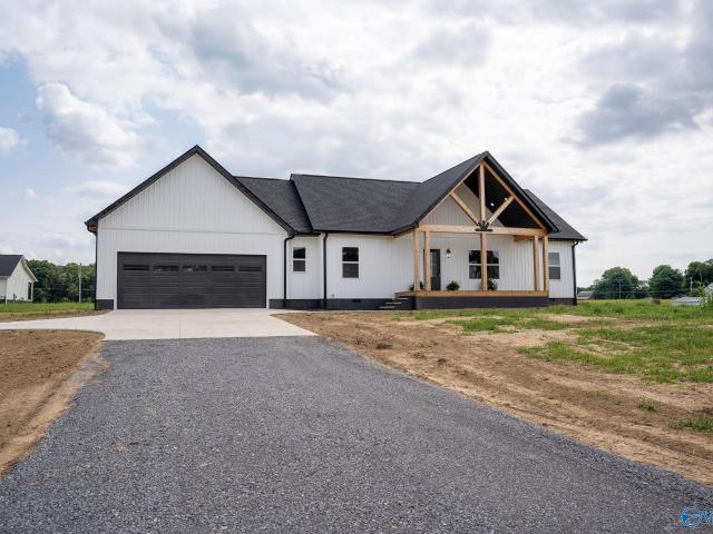 House for sale in Flat Rock, Alabama