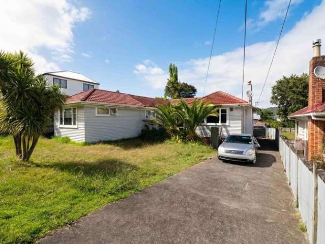 House for sale in Oratia