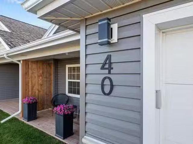 House for sale in Cornwall, Queens County