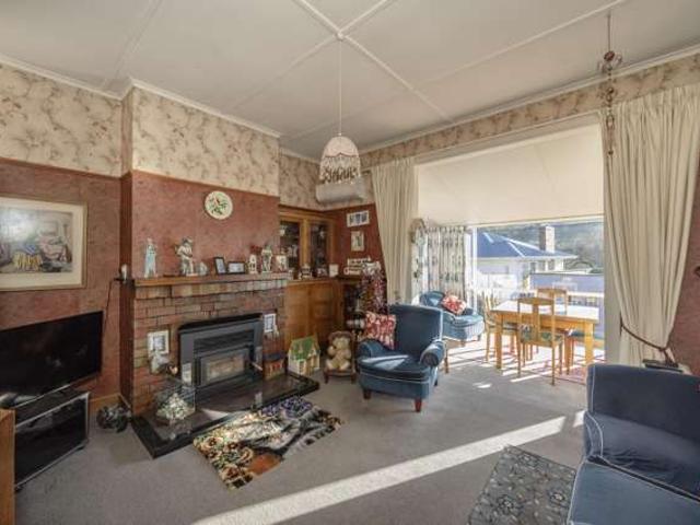 House for sale in Otakou
