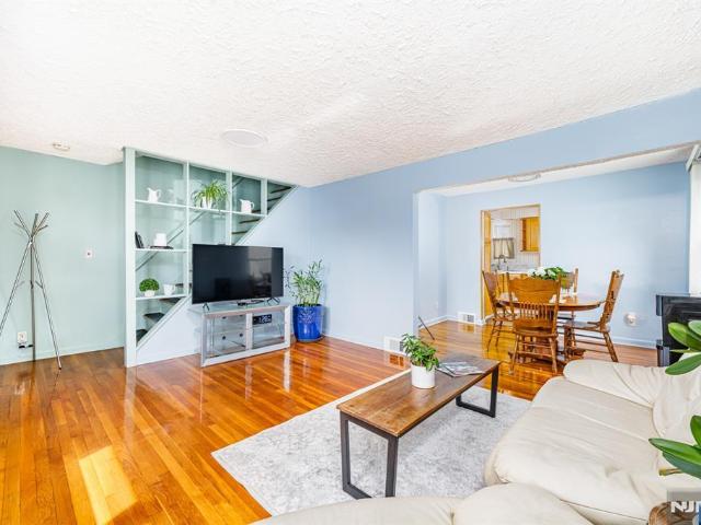 House for sale in Rochelle Park, New Jersey