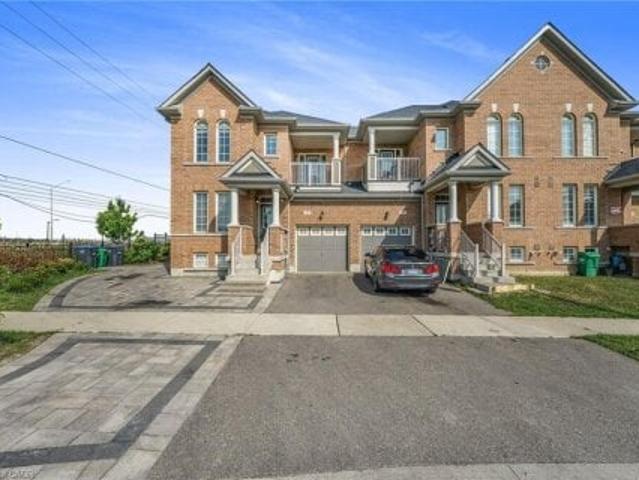 Townhouse for sale in Georgina, Ontario