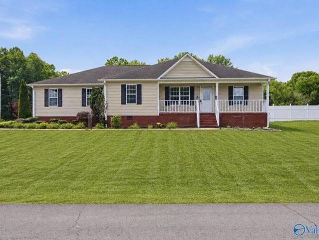 House for sale in Arab, Alabama