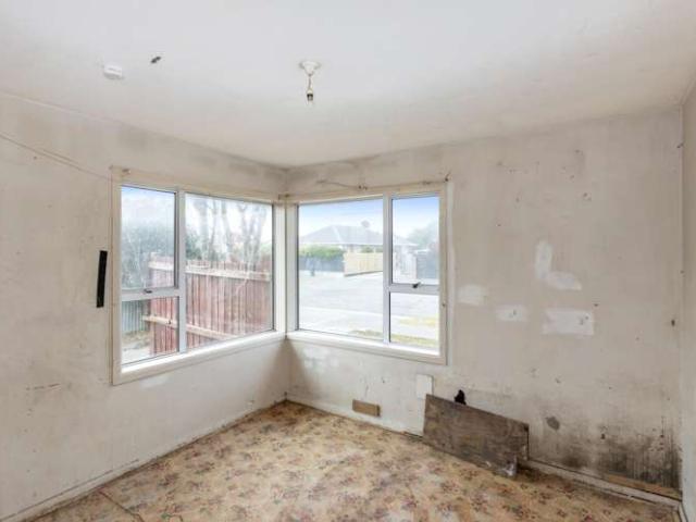 House for sale in Chaslands, Canterbury