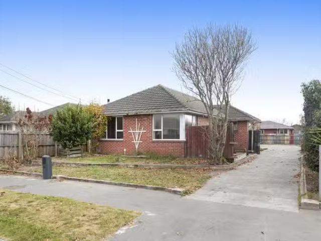 House for sale in Chaslands, Canterbury