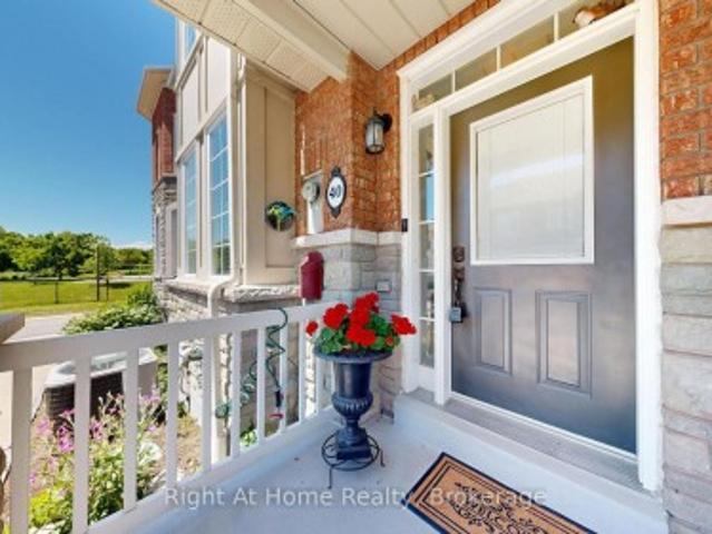 Townhouse for sale in Durham, Ontario