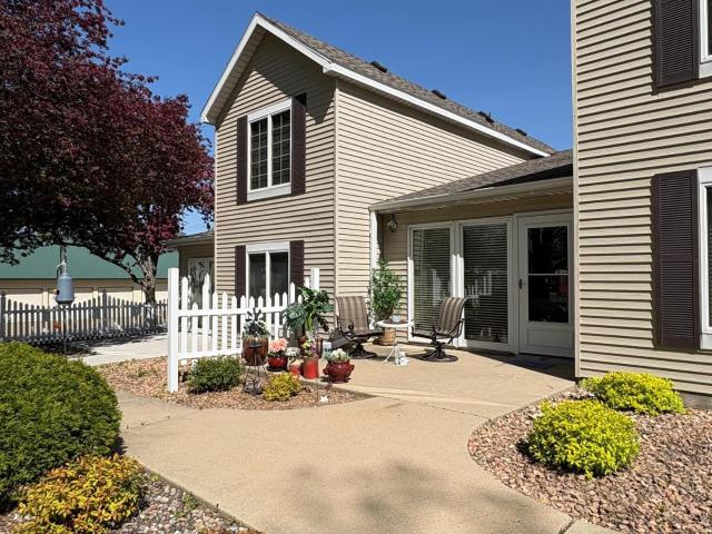 Townhouse for sale in Plainview