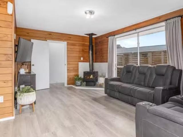 House for sale in Paraparaumu Beach, Wellington