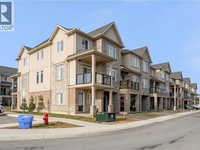 Townhouse for sale in Ancaster, Ontario