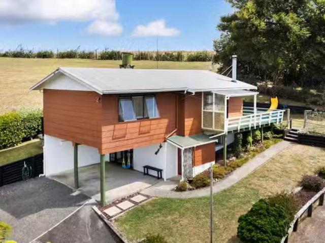 House for sale in Awhitu