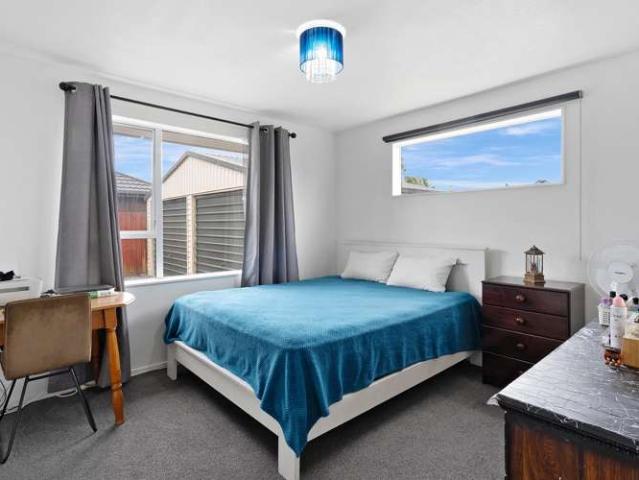 House for sale in Chaslands, Canterbury