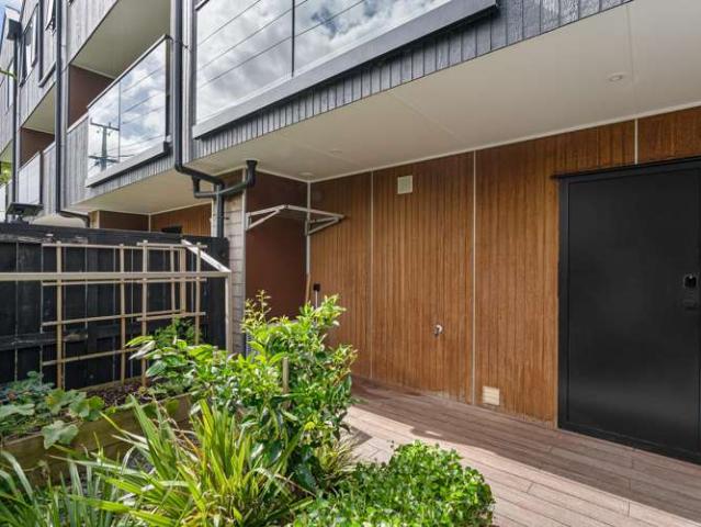 Townhouse for sale in New Lynn, Oroua County