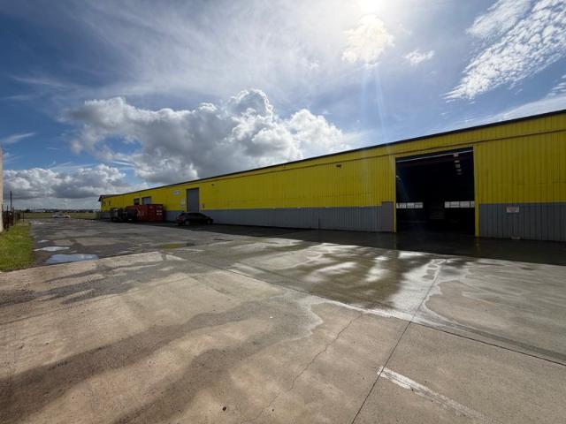 Warehouse for rent in Toombul, Queensland