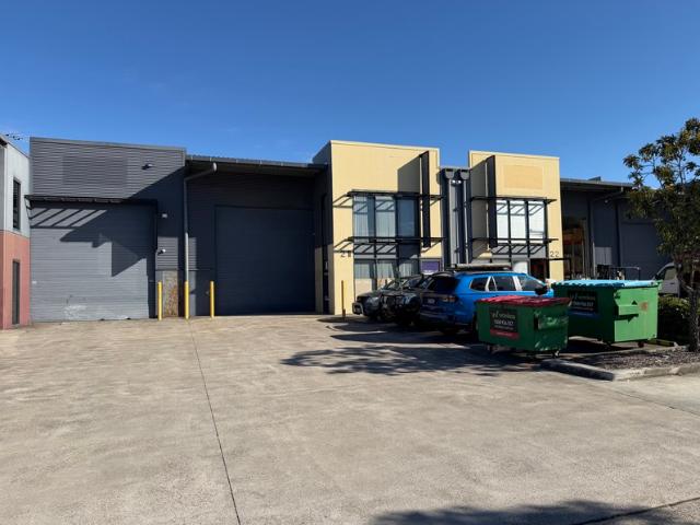 Warehouse for rent in Toombul, Queensland