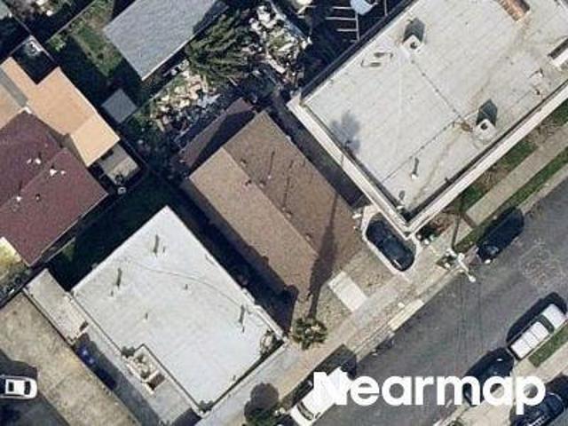 House for sale in Oakland