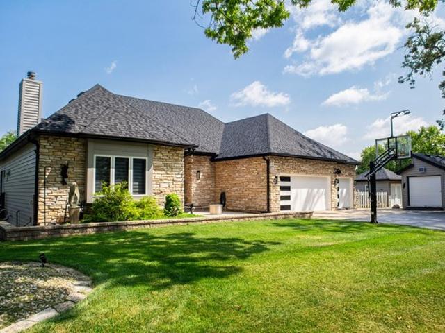 House for sale in North Aurora, Illinois
