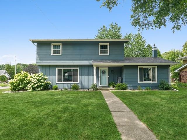 House for sale in Urbandale, Iowa