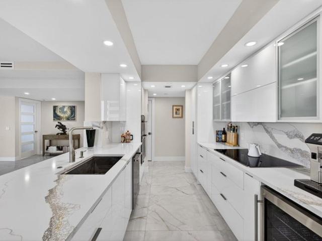 Condo for sale in Riviera Beach, Florida