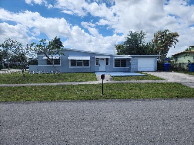 House for sale in Lake Forest, West Park