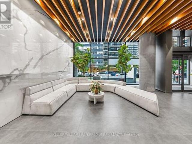 Condo for sale in Toronto—St. Paul's, Toronto