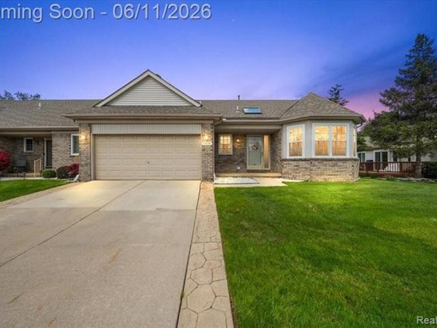 Condo for sale in Clinton Township, Michigan