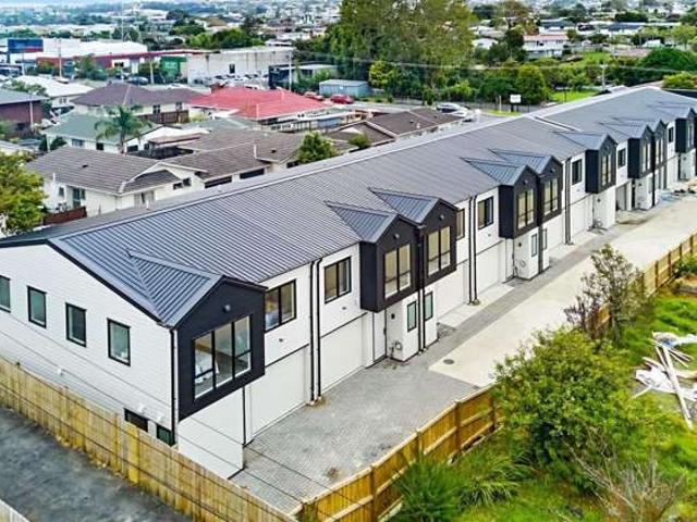 Townhouse for rent in New Lynn, Oroua County