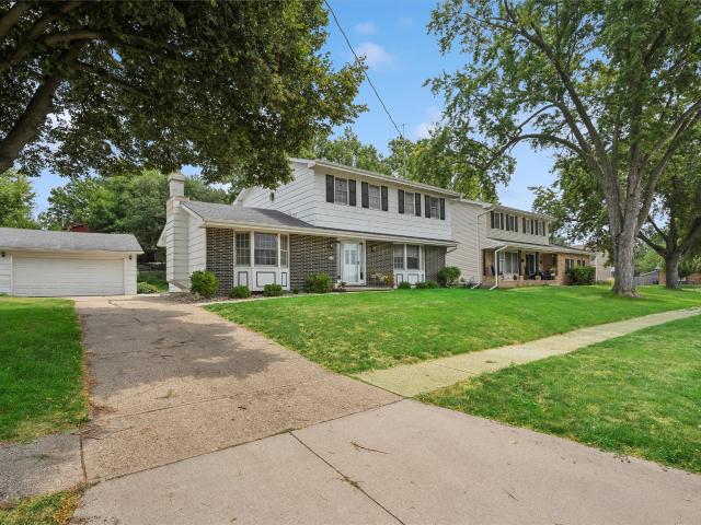 House for sale in Urbandale, Iowa
